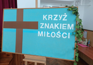 Tablica informacyjna Krzyż znakiem miłości