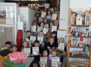 Wizyta kl. III a w zakładzie Geppetto- Bajeczne Podłogi